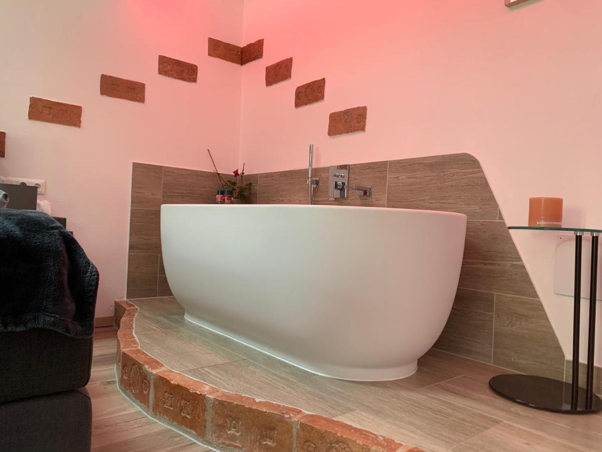 Auszeit Vienna Wellness Apartment Bagian luar foto