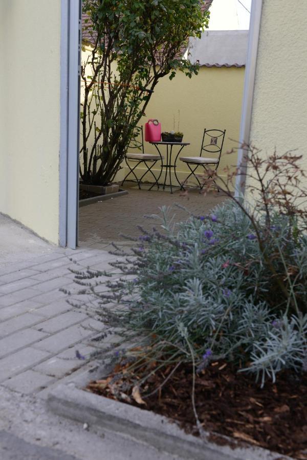 Auszeit Vienna Wellness Apartment Bagian luar foto